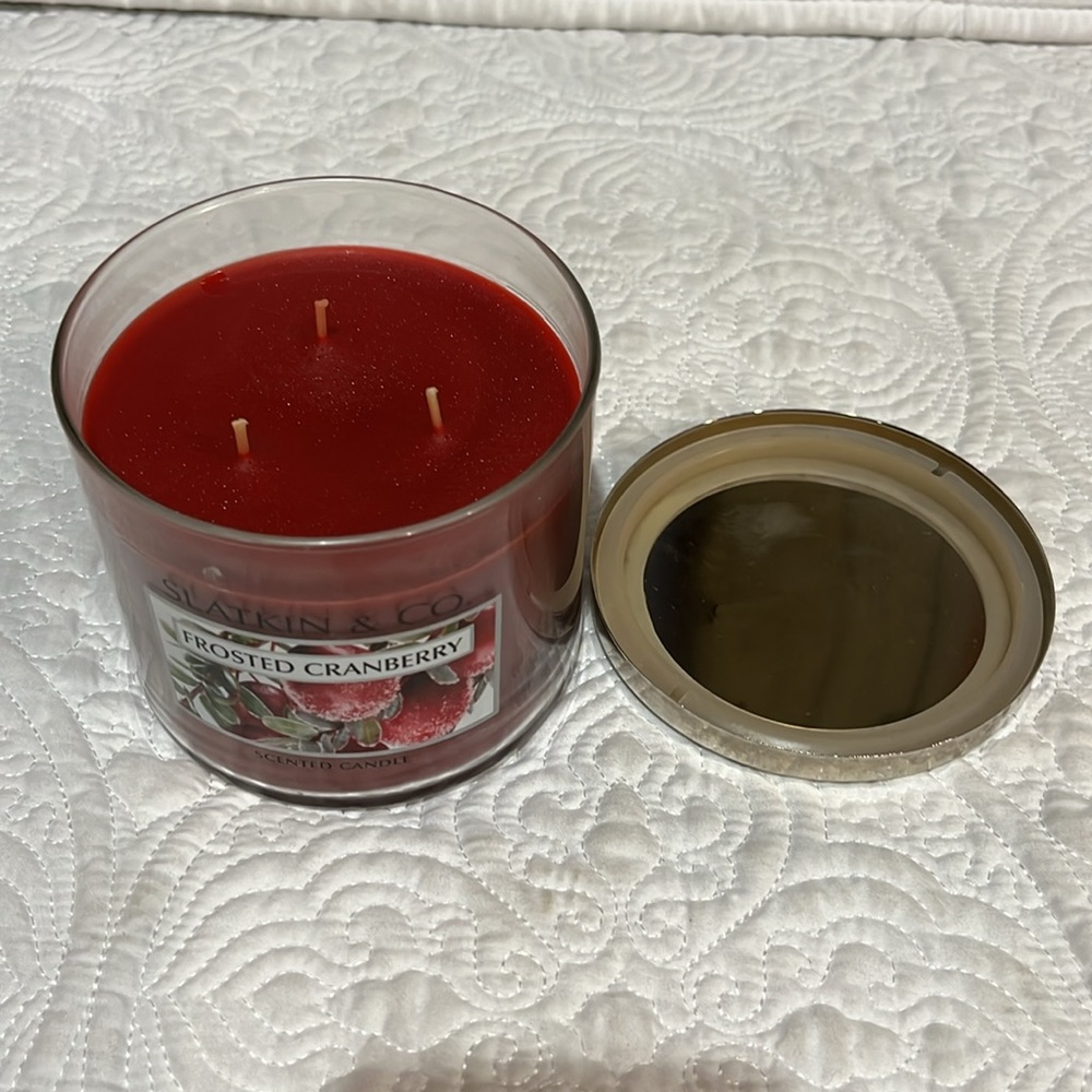 BB&W frosted cranberry theee wick and‎ cranberry woods single wick candles, new - Picture 5 of 15